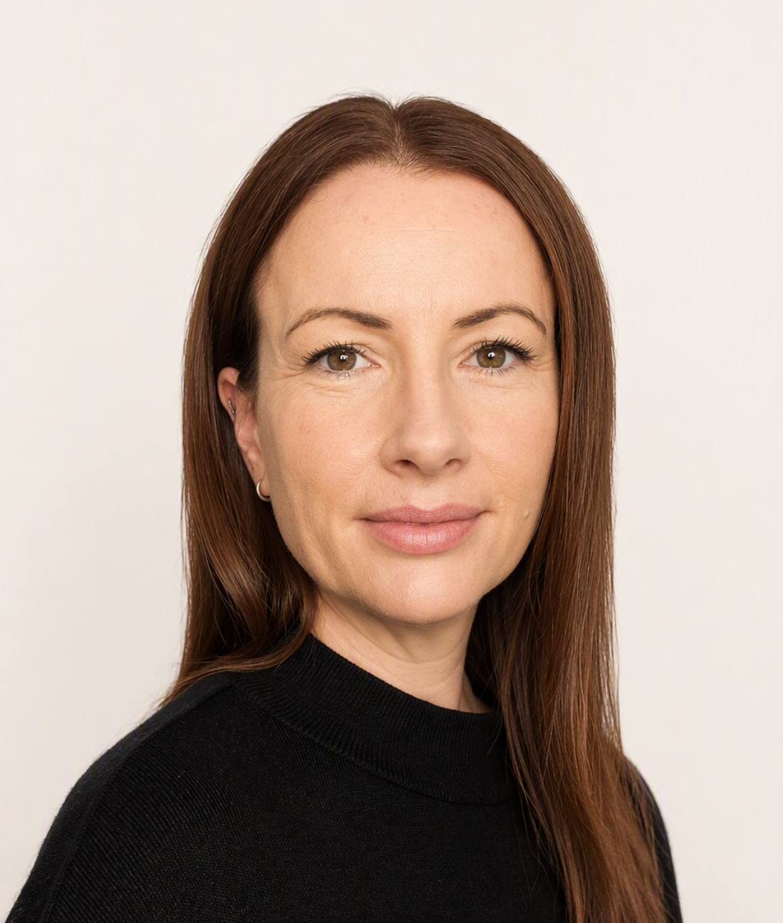 headshot of Kim Dickinson
